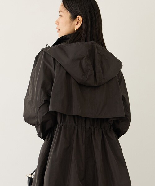 ROPE'(ロペ)の「【撥水】タフタフーデッドロング丈スプリングコート(マウンテンパーカー・レディース・ダークブラウン・F)」の11枚目の写真