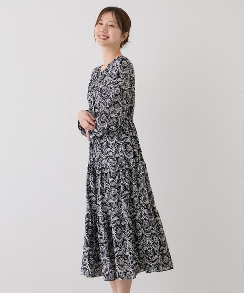 Jayro(ジャイロ)の「花柄ワンピース(ワンピース・レディース・ブラック系/ネイビー系・F)」の8枚目の写真