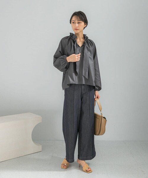 URBAN RESEARCH ROSSO（アーバンリサーチロッソ）の「フリルネックシャツブラウス（シャツ/ブラウス・レディース・WHITE/L/PURPLE/CHARCOAL・Free）」の19枚目の写真