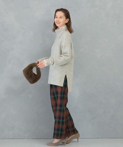 URBAN RESEARCH ROSSO（アーバンリサーチロッソ）の「スリットタートルネックニット（ニット/セーター・レディース・L.GRAY/L.BEIGE/MIX PINK・FREE）」の9枚目の写真