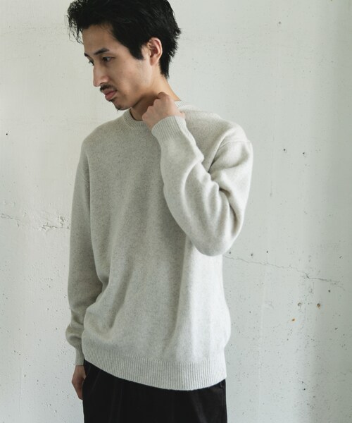 URBAN RESEARCH DOORS（アーバンリサーチドアーズ）の「ハミルトンウールクルーネックニット（ニット/セーター・メンズ・OFF/SAGE GREEN/MIX BROWN/BLACK・M/L/XL）」の9枚目の写真