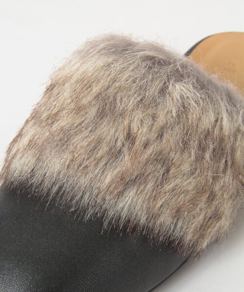 KBF（ケイビーエフ）の「ファーサンダル∴（サンダル・レディース・BLACK/GOLD/BRONZE・36/37/38）」の14枚目の写真