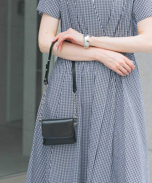 URBAN RESEARCH ROSSO（アーバンリサーチロッソ）の「YENN　CHAIN BELT POUCH（その他雑貨・レディース・KHAKI/BLACK・FREE）」の4枚目の写真