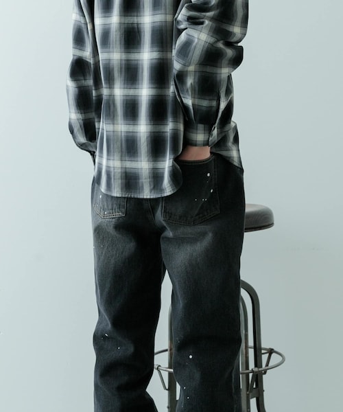 ITEMS URBANRESEARCH(アイテムズ アーバンリサーチ)の「11oz PAINT STRAIGHT DENIM(デニムパンツ・メンズ・BLU/BLK・M/L)」の1枚目の写真