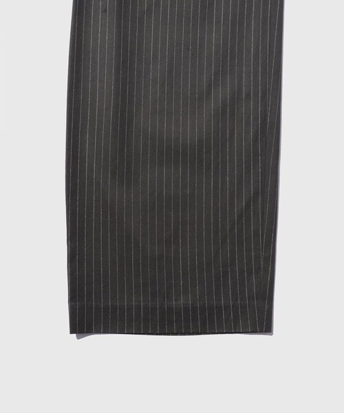 ADAM ET ROPE'（アダムエロペ）の「【TOLQ/トルク】Printed One Tuck Trousers（その他パンツ・メンズ・ブラック・2/3）」の8枚目の写真