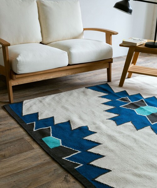 URBAN RESEARCH DOORS（アーバンリサーチドアーズ）の「DOORS LIVING PRODUCTS　SYMBOLIC KILIM DHURRIE S（インテリア雑貨・メンズ・BLEU/RED・100×140）」の4枚目の写真