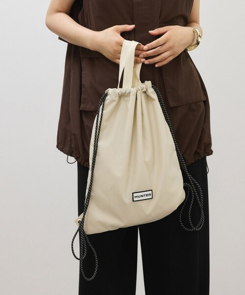 ADAM ET ROPE'（アダムエロペ）の「【WEB限定】・【HUNTER for ADAM ET ROPE'】 別注  TRAVEL DRAWSTRING BACKPACK TOTE（トートバッグ・レディース・キナリ・F）」の9枚目の写真