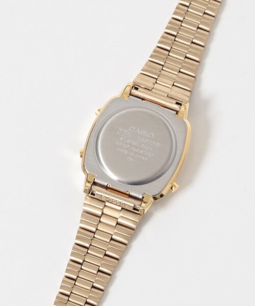 URBAN RESEARCH DOORS(アーバンリサーチドアーズ)の「CASIO メタルスクエアデジタルウォッチ(アナログ腕時計・レディース・ゴールド・-)」の6枚目の写真