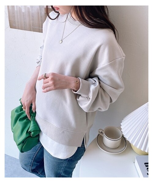 nissen（ニッセン）の「重ね着風クルーネックトップス（スウェット・レディース・グレージュ/グリーン/スミクロ・M/L）」の7枚目の写真