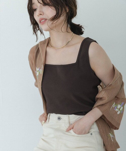 URBAN RESEARCH Sonny Label(アーバンリサーチサニーレーベル)の「『UR TECH』スクエアネックタンクトップ(タンクトップ・レディース・オフ/ブラック/ブラウン・Free)」の19枚目の写真