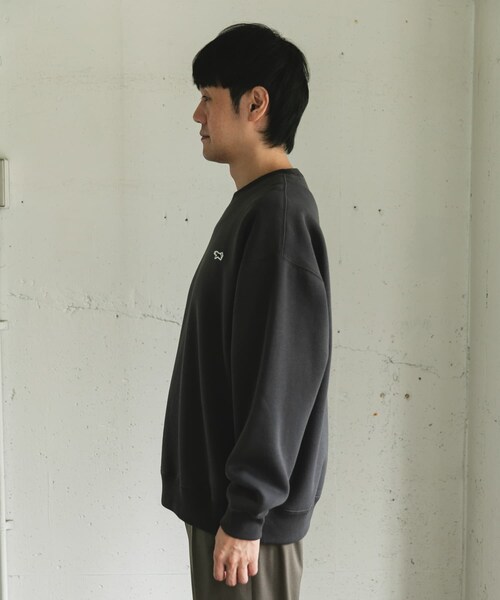 URBAN RESEARCH DOORS（アーバンリサーチドアーズ）の「『XLサイズ/WEB限定』『別注』PENNEYS×DOORS　THE FOX クルーネックスウェット（スウェット・メンズ・BEIGE/ASH/CHARCOAL/RED・M/L/XL）」の16枚目の写真