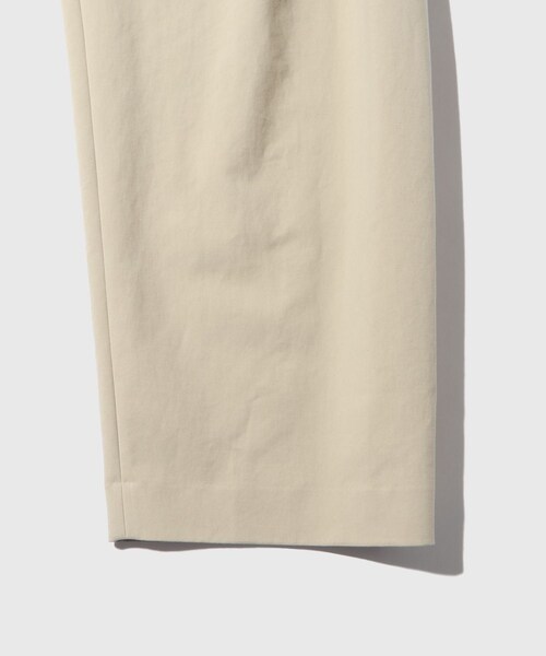 ADAM ET ROPE'（アダムエロペ）の「コットンダブルクロス　バギースラックス（スラックス・メンズ・ブラック/ベージュ・L/M）」の9枚目の写真