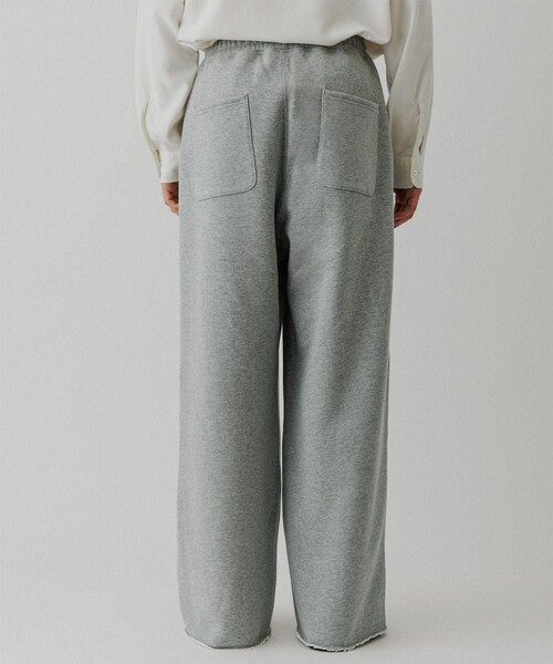ADAM ET ROPE'（アダムエロペ）の「《別注》【Champion/チャンピオン】WIDE SWEAT PANTS（その他パンツ・メンズ・ブラック/グレー/ライトグレー・L/M/S/XL）」の21枚目の写真