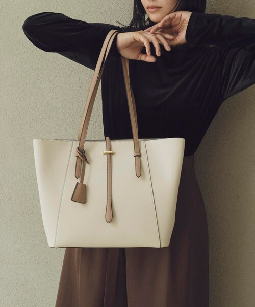 RODE SKO（ロデスコ）の「チャーム付A4トートバッグ（トートバッグ・レディース・BLACK/GRAY/IVORY/SAND BEIGE・one）」の6枚目の写真