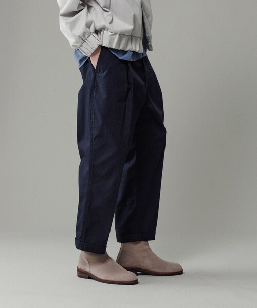 ADAM ET ROPE'(アダムエロペ)の「【撥水】ワンプリーツ クロップドシルエット チノパンツ(チノパンツ・メンズ・ベージュ/カーキ/ネイビー・L/M)」の19枚目の写真