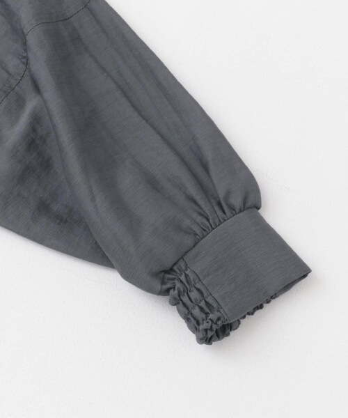 URBAN RESEARCH ROSSO（アーバンリサーチロッソ）の「2WAYギャザースリーブブラウス（シャツ/ブラウス・レディース・CHARCOAL/L/BEIGE/YELLOW・FREE）」の19枚目の写真