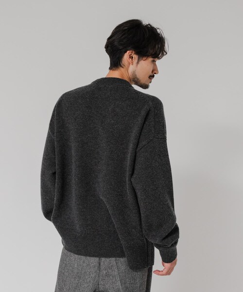 URBAN RESEARCH（アーバンリサーチ）の「new basic　WOOL CASHMERE CHUNKY SWEATER（ニット/セーター・メンズ・CHARCOAL/BROWN・M/L/XL）」の19枚目の写真