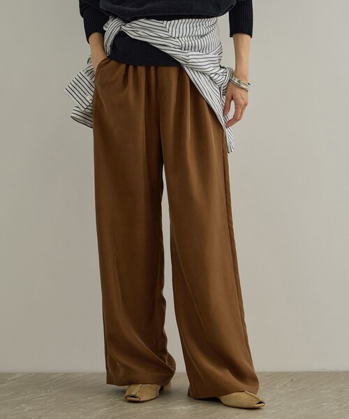 ADAM ET ROPE'(アダムエロペ)の「GENTLE SILK パンツ / セットアップ対応・新色追加(シャツ/ブラウス・レディース・ブラック/ブラウン・M/S)」の13枚目の写真