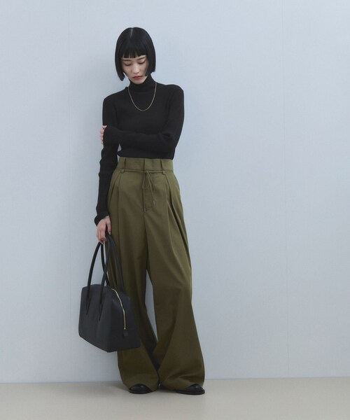 ADAM ET ROPE'(アダムエロペ)の「【WEB限定】・【定番】エコベロRIBタートル(ニット/セーター・レディース・ブラック/オフホワイト/ダークブラウン/ブルー系/レッド・F)」の14枚目の写真