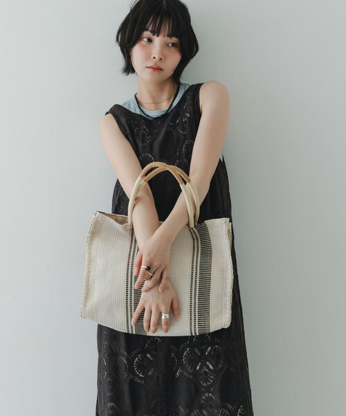 RODE SKO（ロデスコ）の「ストライプ編み込みトートバッグ（トートバッグ・レディース・OFF WHITE/NAVY・One）」の12枚目の写真