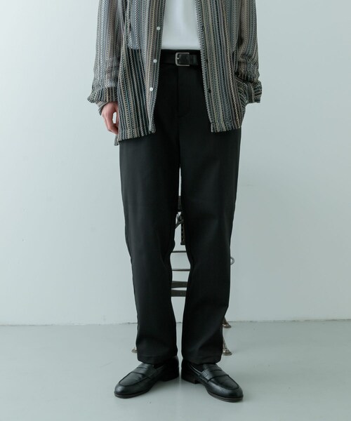 ITEMS URBANRESEARCH（アイテムズ アーバンリサーチ）の「『セットアップ対応』マシンウォッシャブルピケテーパードパンツ（その他パンツ・メンズ・BLK/KHK/NVY・M/L）」の18枚目の写真