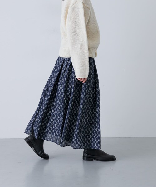 かぐれ（カグレ）の「maison de soil　FLOWER BLOCK PRINT SKIRT（スカート・レディース・NVY/OLV・2）」の3枚目の写真