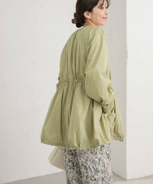 URBAN RESEARCH DOORS（アーバンリサーチドアーズ）の「ギャザーノーカラーブルゾン（ブルゾン・レディース・L.KHAKI/NAVY・M）」の4枚目の写真