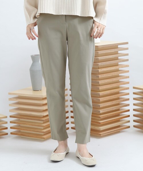 SENSE OF PLACE by URBAN RESEARCH(センスオブプレイスバイアーバンリサーチ)の「ストレッチスリムテーパードパンツ(その他パンツ・レディース・L.KHAKI/IVORY/BLACK/BURGUNDY・XS/S/M/L)」の5枚目の写真