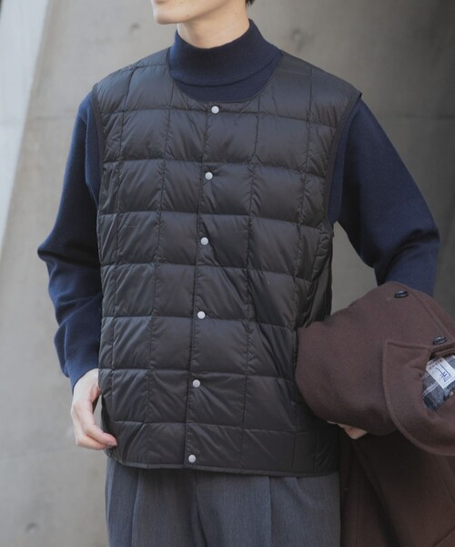 ITEMS URBANRESEARCH（アイテムズ アーバンリサーチ）の「TAION　CrewNeck Button Down Vest（その他アウター・メンズ・BLK/CHA/D.BROWN/KHK/NVY・M/L/XL）」の9枚目の写真