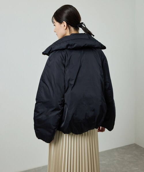ROPE'（ロペ）の「ハイネックジップショート丈ダウンコート/イージーケア（ダウンジャケット/コート・レディース・ブラック/ネイビー・F）」の5枚目の写真