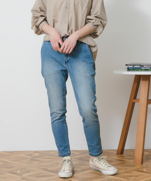 URBAN RESEARCH Sonny Label（アーバンリサーチサニーレーベル）の「MONAME　NEW RELAX TAPERED（デニムパンツ・レディース・LIGHTBLUE・XS/S/M）」の3枚目の写真