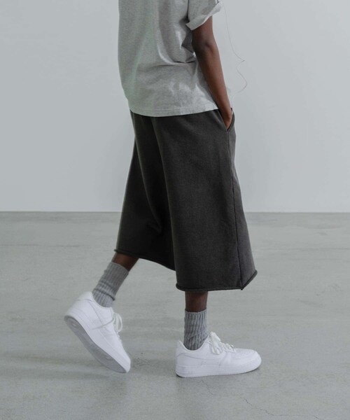 URBAN RESEARCH（アーバンリサーチ）の「dDdDdDd　FADE BUGGY SWEAT SHORTS（その他パンツ・メンズ・WHITE/BLACK/NAVY/GRAY・S/M/L/XL/XXL）」の5枚目の写真