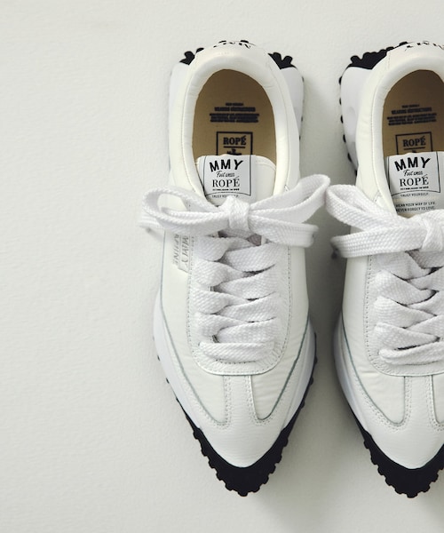 ROPE'（ロペ）の「【J'aDoRe・店舗限定】【Maison MIHARA YASUHIRO for ROPE’】 DAPHNE Sneaker（スニーカー・レディース・ホワイト/オレンジ系/ベージュ・38/39/40）」の16枚目の写真