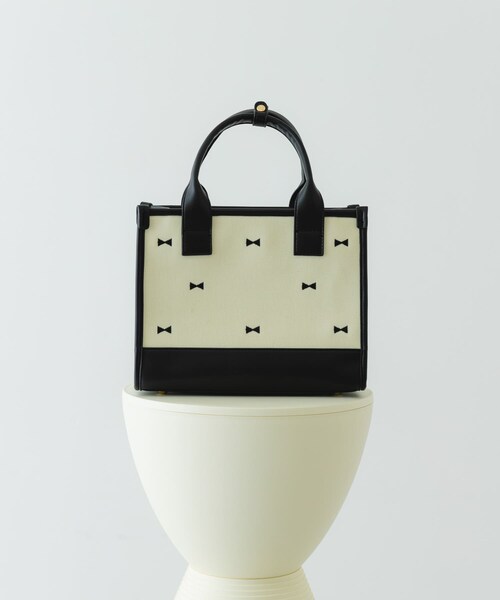 刺繍スクエアバッグ