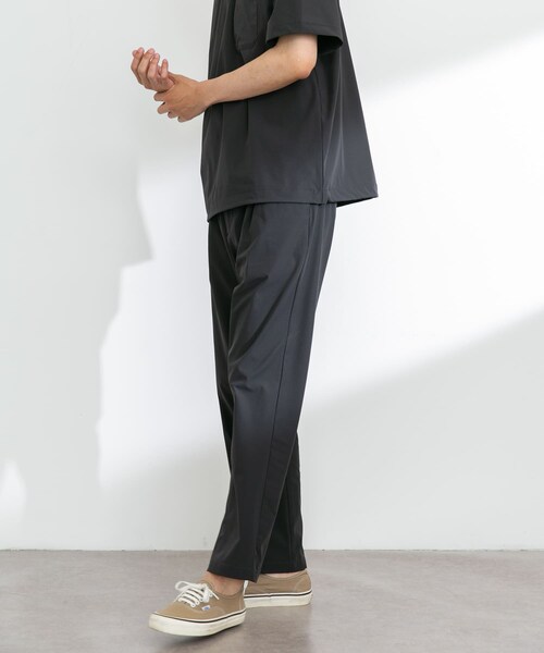 URBAN RESEARCH Sonny Label（アーバンリサーチサニーレーベル）の「『接触冷感/吸水速乾/UVカット』Breeze Fit イージーパンツ（その他パンツ・メンズ・チャコール/ブラック/グレージュ・M/L）」の20枚目の写真