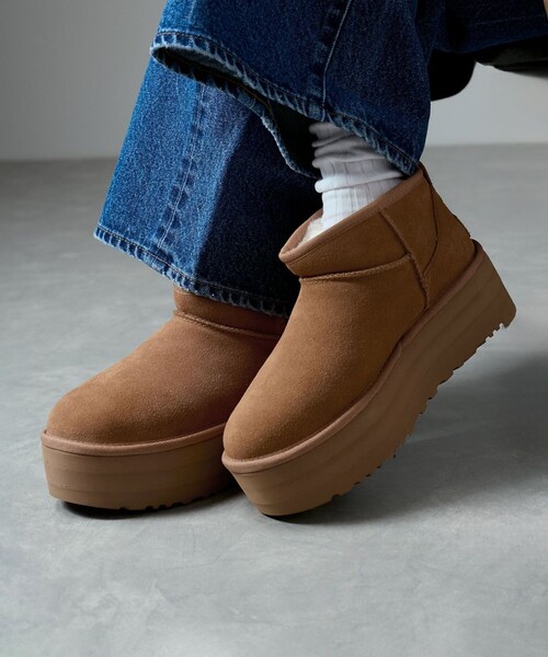 ADAM ET ROPE'（アダムエロペ）の「【UGG(アグ)】クラシック ウルトラ ミニ プラットフォーム（ブーツ・レディース・ブラック/キャメル系・22.0/23.0/24.0/25.0）」の10枚目の写真