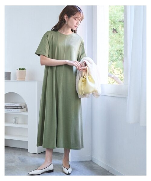 nissen（ニッセン）の「＜大きいサイズ＞【汗染みしにくい】配色ステッチワンピース（ワンピース・レディース・チャコールグレー/オリーブグリーン/黒・L/LL/3L/4L/5L/6L/8L/10L）」の22枚目の写真