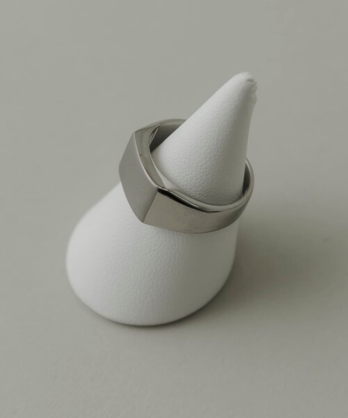 SMELLY（スメリー）の「ステンレスシグネットリング（リング・メンズ・SLV・18）」の5枚目の写真