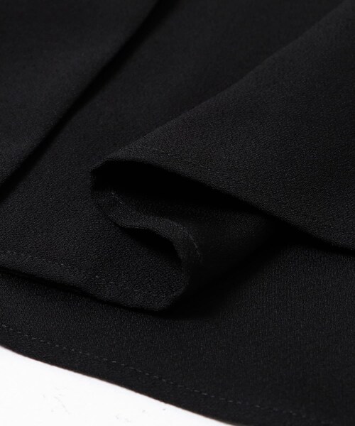 URBAN RESEARCH ROSSO（アーバンリサーチロッソ）の「Vネックボタンデザインブラウス（シャツ/ブラウス・レディース・WHITE/BLACK・FREE）」の17枚目の写真