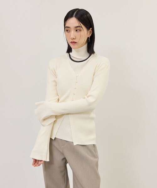 ADAM ET ROPE'(アダムエロペ)の「【WEB限定】・【定番】エコベロRIBタートル(ニット/セーター・レディース・ブラック/オフホワイト/ダークブラウン/ブルー系/レッド・F)」の18枚目の写真