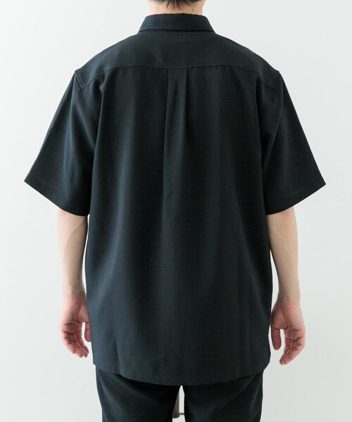 ITEMS URBANRESEARCH(アイテムズ アーバンリサーチ)の「『イージーケア/速乾/UVカット』『セットアップ対応』クイックドライリネンタッチ半袖シャツ(シャツ/ブラウス・メンズ・CHA/GRN/BRN/BLK・M/L)」の13枚目の写真