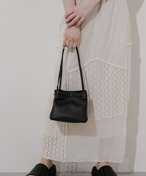 SMELLY（スメリー）の「スクエアミニバッグ（ハンドバッグ・レディース・BLK/IVO・-）」の11枚目の写真