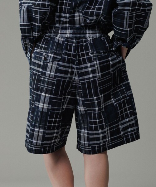 ADAM ET ROPE'(アダムエロペ)の「パッチワーク マドラスチェック ワイド イージーショーツ / セットアップ対応(その他パンツ・メンズ・ホワイト系/ネイビー系/レッド系・L/M)」の14枚目の写真