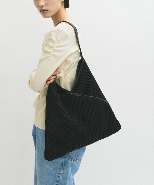 ADAM ET ROPE'(アダムエロペ)の「メッシュワンショルダーバッグ(ショルダーバッグ・レディース・ブラック/ベージュ・F)」の3枚目の写真