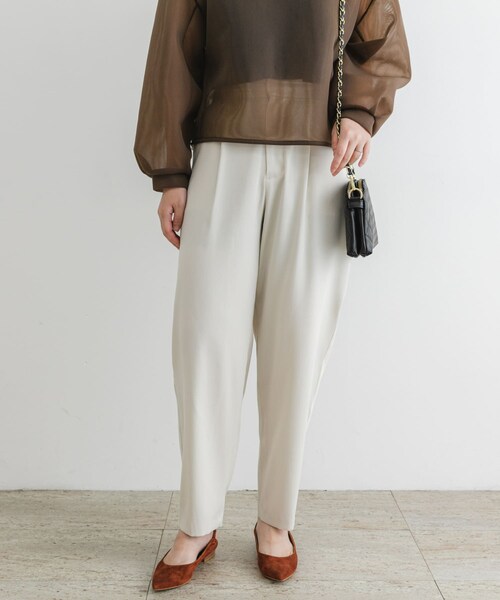 URBAN RESEARCH ROSSO（アーバンリサーチロッソ）の「F by ROSSO　サテンストレッチカーブフォルムパンツ（その他パンツ・レディース・PINK/OFF WHITE・36/38）」の4枚目の写真