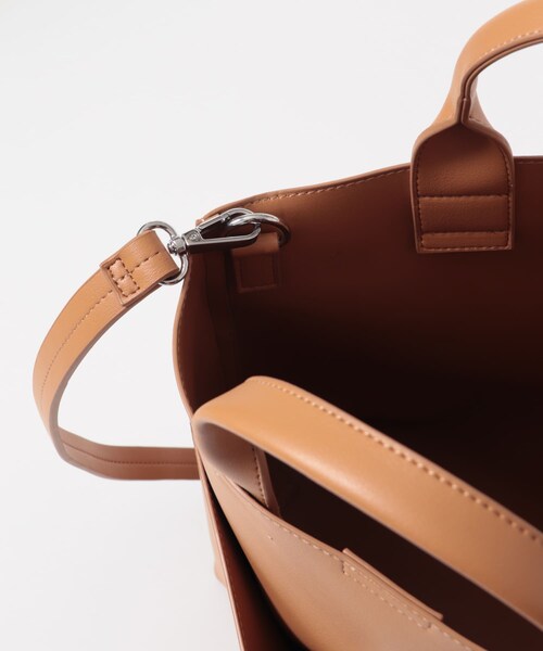 KBF（ケイビーエフ）の「アウトポケットイージーBAG（ショルダーバッグ・レディース・CAMEL/BLACK・One）」の20枚目の写真