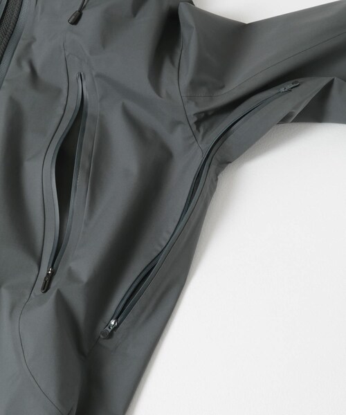 URBAN RESEARCH（アーバンリサーチ）の「『別注』DESCENTE ALLTERRAIN×URBAN RESEARCH　CREAS（マウンテンパーカー・メンズ・GRAPHITE・M/L/O）」の15枚目の写真