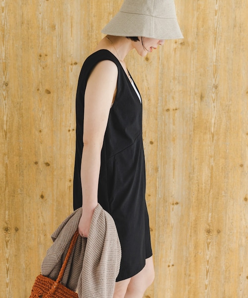 URBAN RESEARCH ROSSO（アーバンリサーチロッソ）の「F by ROSSO　撥水ショートオールインワン（サロペット/オーバーオール・レディース・BEIGE/KHAKI/BLACK・36/38）」の15枚目の写真