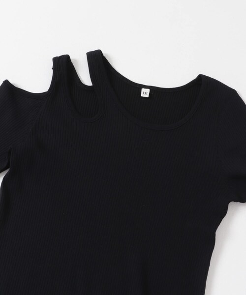 URBAN RESEARCH（アーバンリサーチ）の「HAKUJI　Shoulder hole Long-Sleeve（Tシャツ/カットソー・レディース・BLUE GREY/BLACK・FREE）」の5枚目の写真