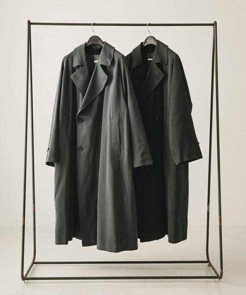URBAN RESEARCH(アーバンリサーチ)の「A PRESSE Maxi Length Washed Silk Trench Coat(ステンカラーコート・メンズ・CHARCOAL/GRAY・2/3)」の5枚目の写真